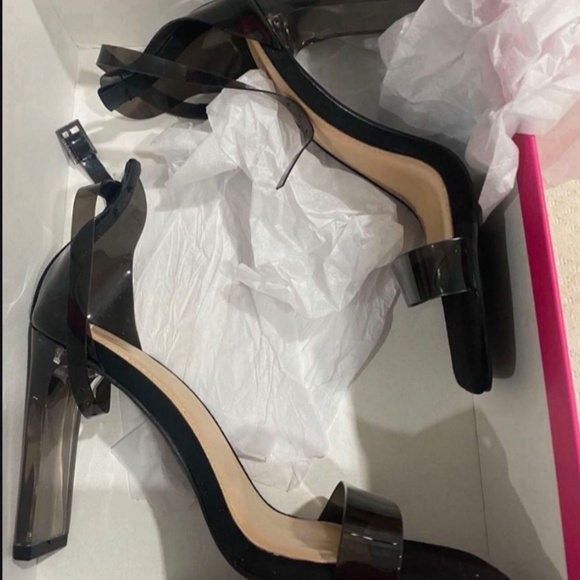 Shoes - Picture 4 of 4